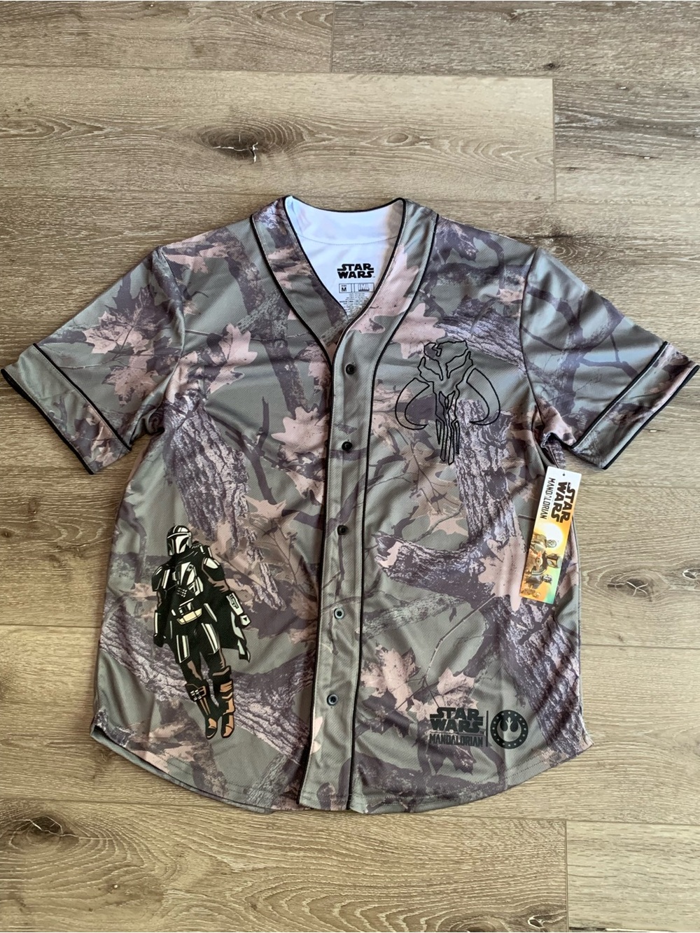 Star Wars Men’s Mandalorian Camo Baseball Jersey - Olive/Tan Size M
